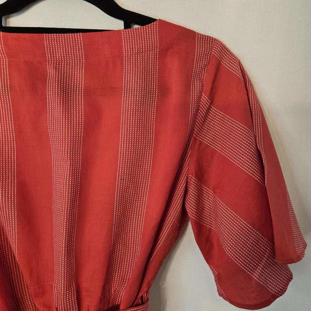 LOFT Size XS V-neck Red belted wrap, flutter sleeves peplum blouse - Picture 5 of 6
